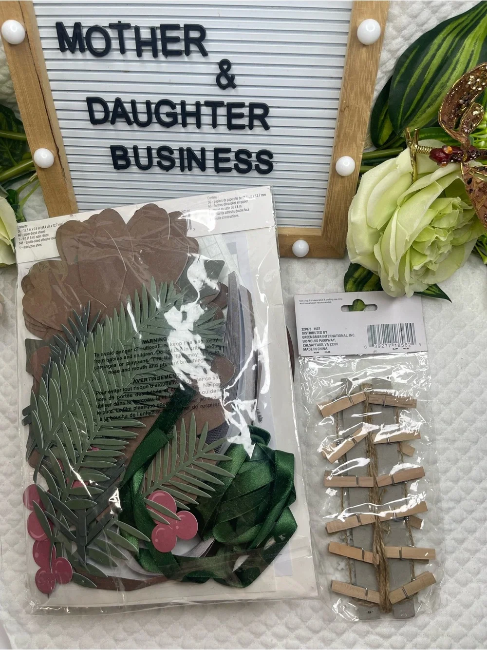 Christmas Garland Craft Kits Lot Recollections Paper Pinecone Holly Card Holder
